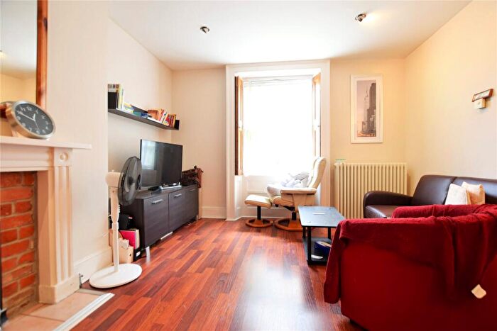 1 Bedroom Apartment To Rent In Castle Street, Reading, Berkshire, RG1