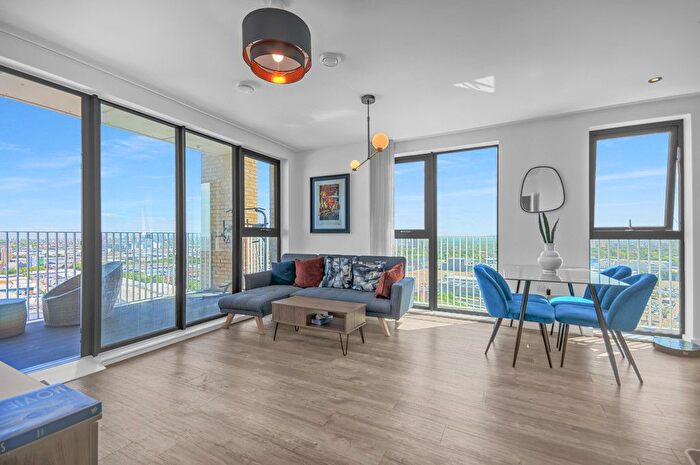 2 Bedroom Flat To Rent In Baronet House, Park Royal, NW10