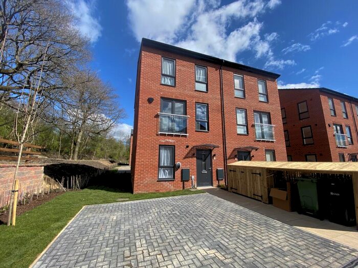 2 Bedroom House To Rent In Copper Beech Court, Leeds, LS16