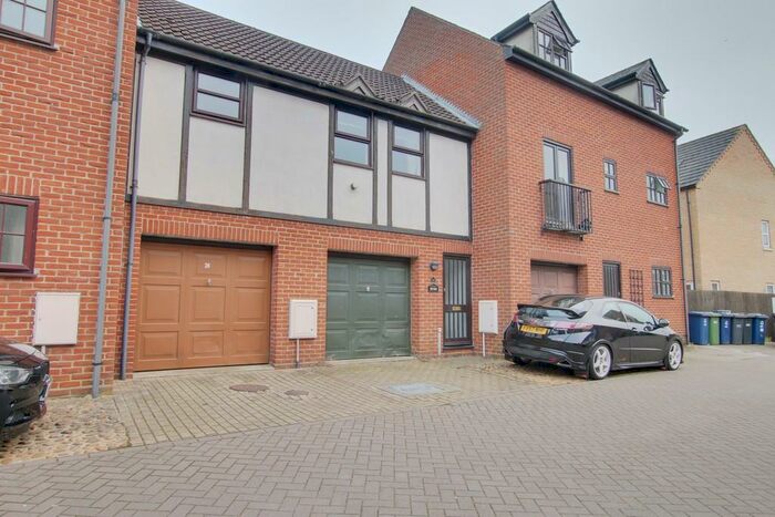 1 Bedroom Apartment To Rent In Robbs Walk, St. Ives, PE27