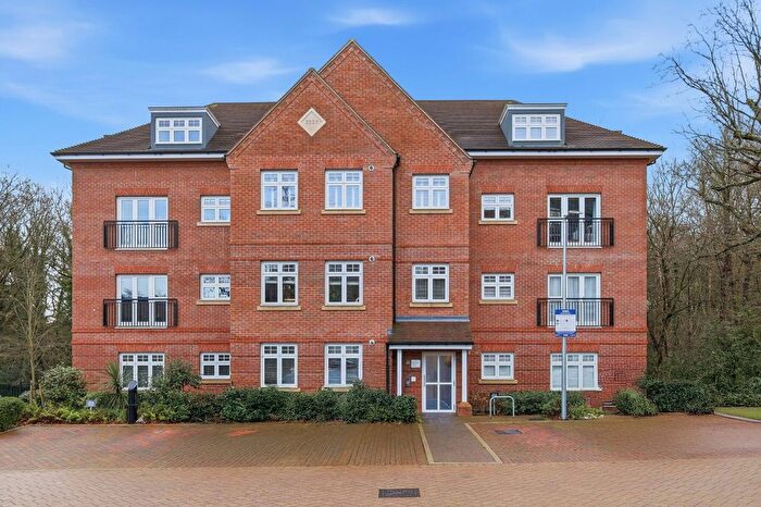 2 Bedroom Flat For Sale In Kestrel Close, Brentwood, CM15
