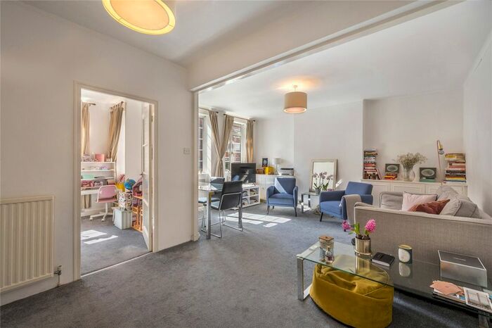 2 Bedroom Flat For Sale In Eamont Court, Eamont Street, NW8