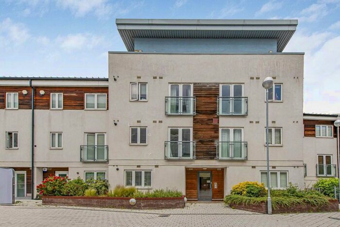 2 Bedroom Flat To Rent In Stane Grove, London, SW9