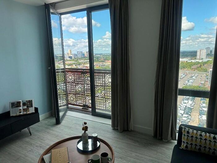 1 Bedroom Flat To Rent In Oxbow, Stephenson House, M5