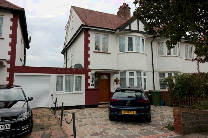 4 Bedroom Semi-Detached House To Rent In Earls Hall Avenue, Southend-on-Sea, Essex, SS2
