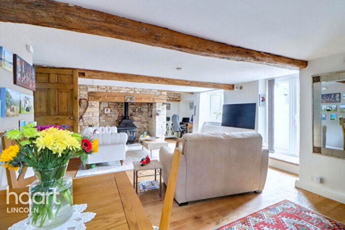 2 Bedroom Cottage For Sale In High Street, Leadenham, LN5