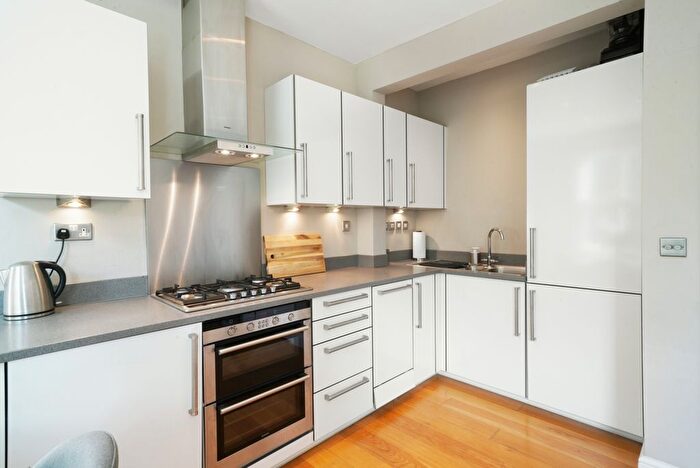 1 Bedroom Flat To Rent In Tonsley Hill, Wandsworth, SW18