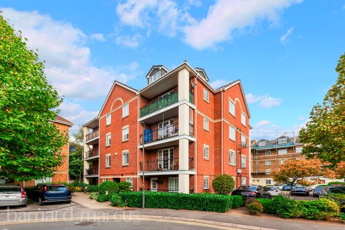 2 Bedroom Flat To Rent In Bewley Street, London, SW19