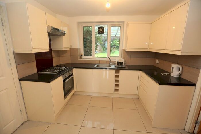 4 Bedroom End Of Terrace House To Rent In Armytage Road, Heston, Hounslow, TW5