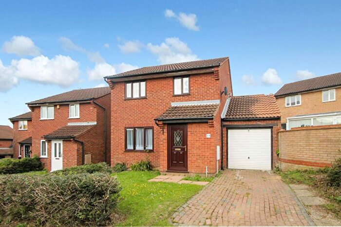 3 Bedroom Detached House To Rent In Gisburn Close, Heelands, MK13