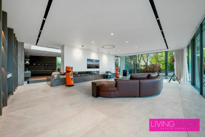 7 Bedroom Detached House To Rent In Wagon Road, Hadley Wood, EN4