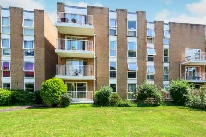 2 Bedroom Flat To Rent In Meyrick Court, Bournemouth, BH2