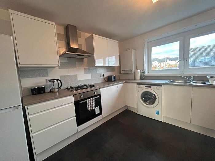 3 Bedroom Flat To Rent In Rosemount Street, Blochairn, Glasgow, G21