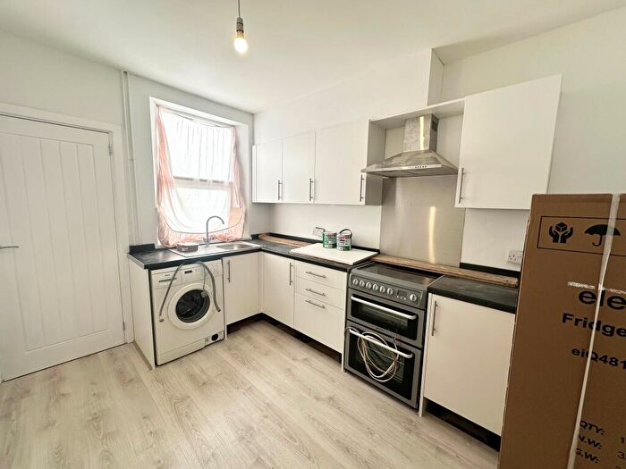 2 Bedroom House To Rent In Vernon Avenue, Nottingham, NG6