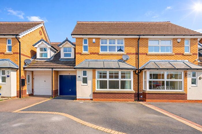 3 Bedroom Semi Detached House For Sale In Kilsby Grove, Hillfield, Solihull, B91