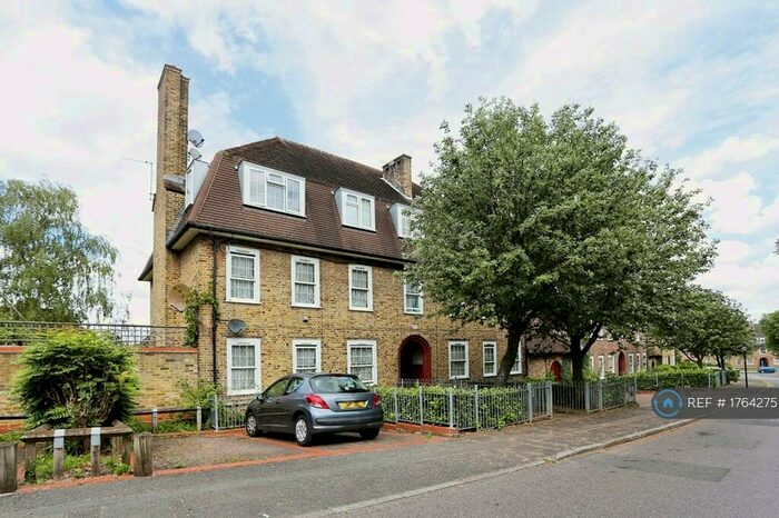 2 Bedroom Flat To Rent In Lushington Road, London, SE6