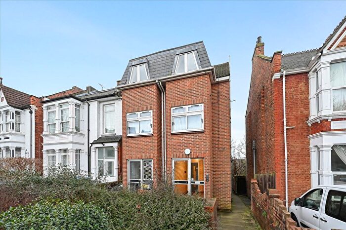 Studio For Sale In Acton Lane, Harlesden, NW10