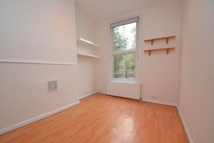 2 Bedroom Flat To Rent In Ladbroke Grove, London, W10