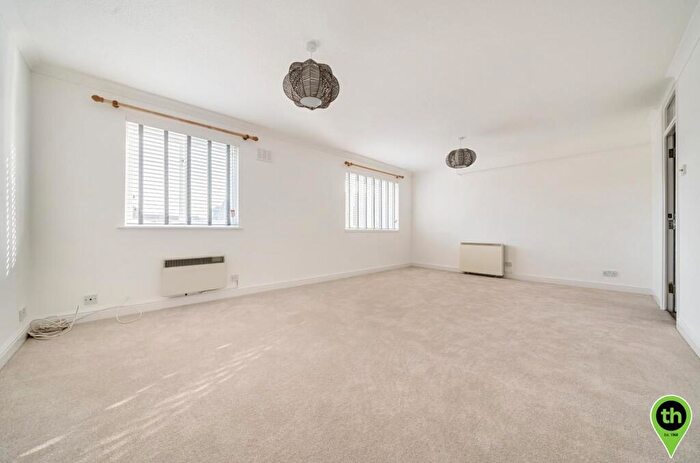 2 Bedroom Apartment To Rent In Springwood Crescent, Edgware, HA8