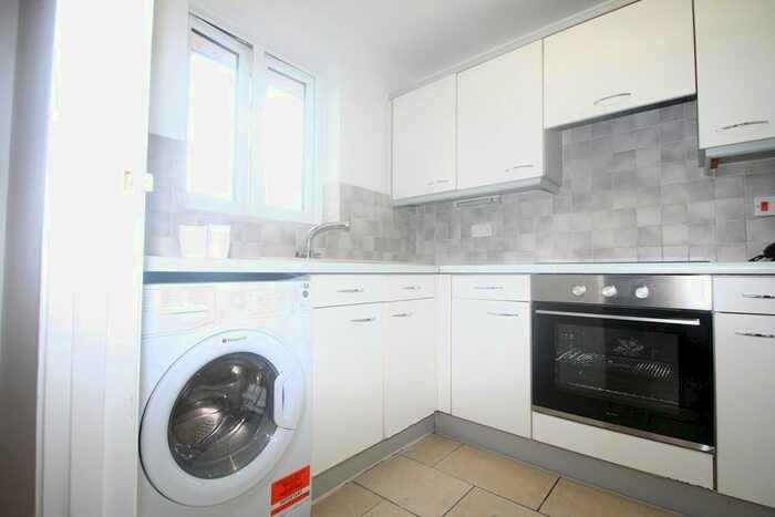 1 Bedroom Flat To Rent In Swynford Gardens, London, NW4