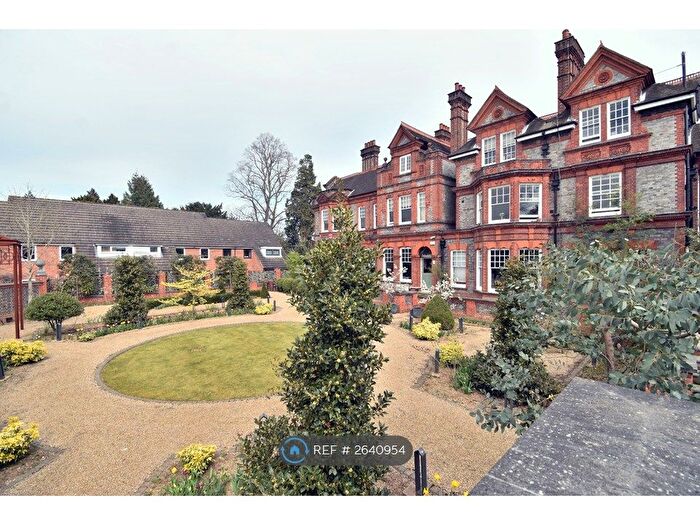 2 Bedroom Flat To Rent In Allcroft Road, Reading, RG1