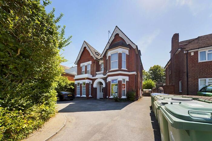 1 Bedroom Flat To Rent In Lawn Road, Southampton, SO17