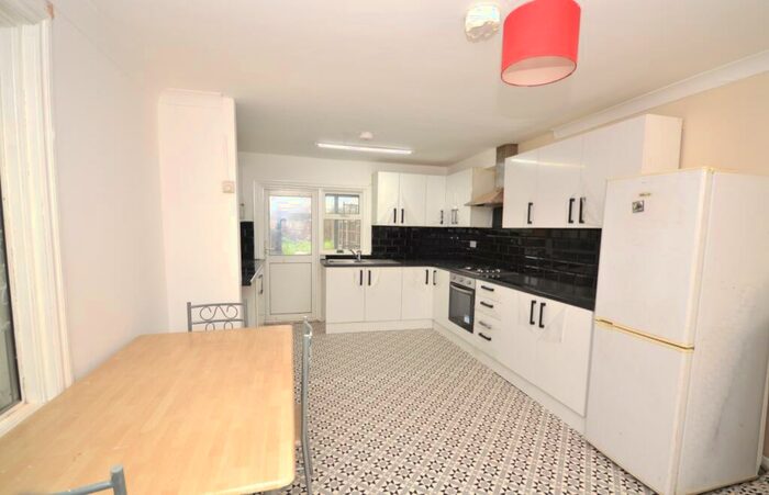 5 Bedroom Terraced House To Rent In Lincoln Road, London, E7