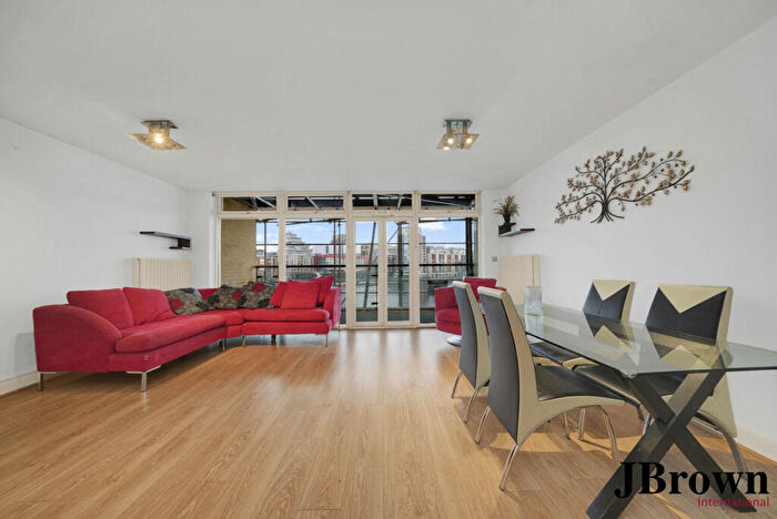 2 Bedroom Apartment For Sale In Western Beach Apartments, Hanover Avenue, London, E16