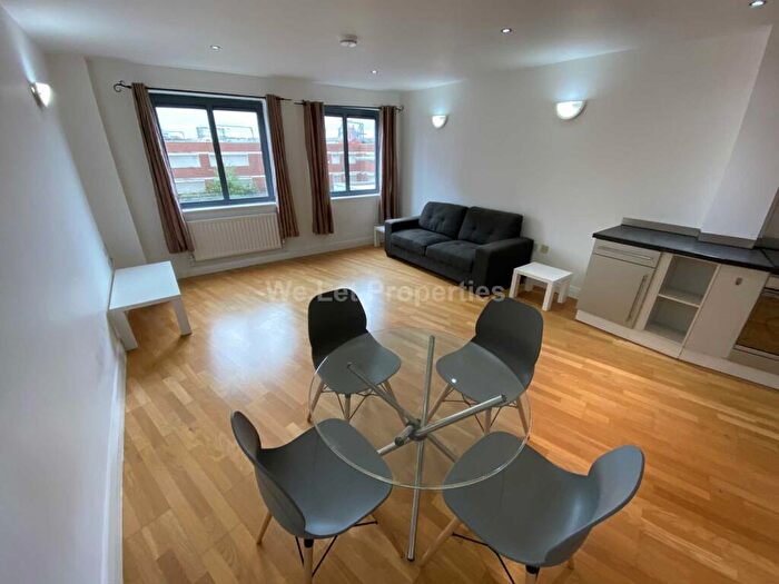 1 Bedroom Apartment To Rent In Lake House, Castlefield, M15