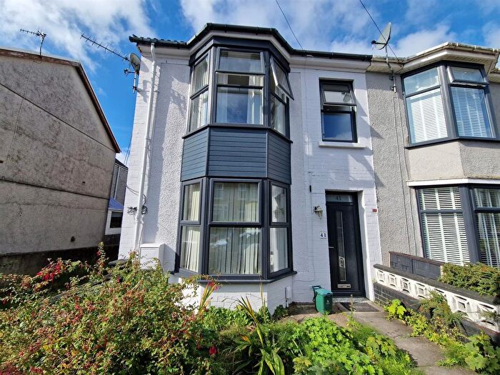 3 Bedroom Terraced House To Rent In Armine Road, Fforestfach, Swansea, SA5