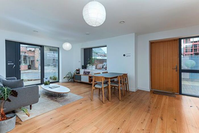 2 Bedroom Flat To Rent In Island Passage, Sheffield, S3