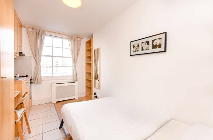 Studio To Rent In Claverton Street, Pimlico, London, SW1V