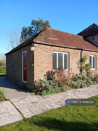 1 Bedroom Flat To Rent In Holt Place, Itchenor, PO20