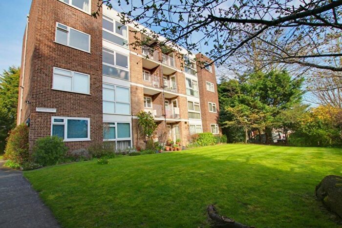 1 Bedroom Apartment To Rent In Arundel Court, Beckenham Grove, Bromley, Kent, BR2