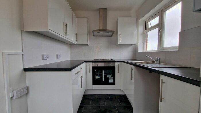 1 Bedroom Flat To Rent In Market Street, Watford, WD18