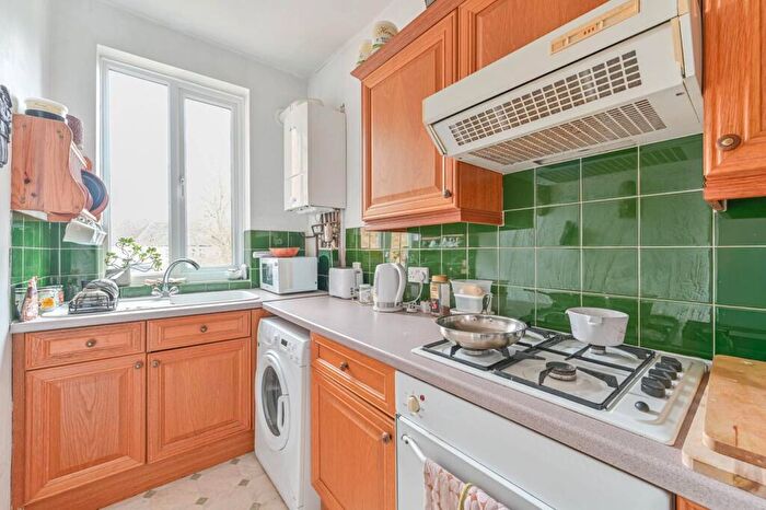 1 Bedroom Flat For Sale In Overhill Road, East Dulwich, London, SE22