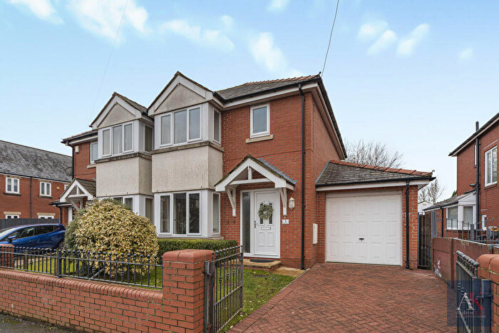 3 Bedroom Semi-Detached House For Sale In Dearden Street, Littleborough, OL15