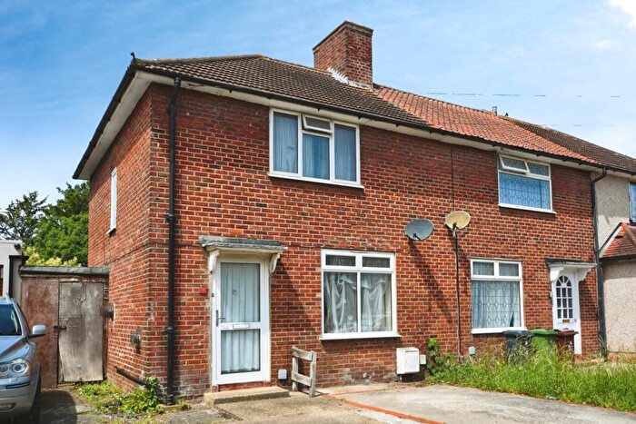 3 Bedroom End Of Terrace House For Sale In Cartwright Road, Dagenham, Essex, RM9