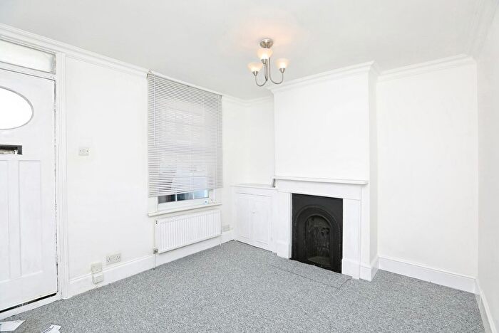 2 Bedroom Terraced House For Sale In King Street, Gillingham, Kent, ME7