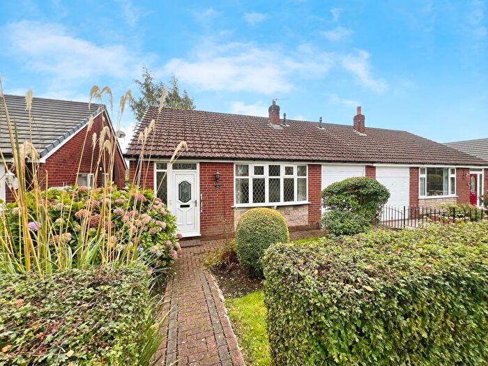 3 Bedroom Detached House For Sale In Crossdale Road, Breightmet, BL2