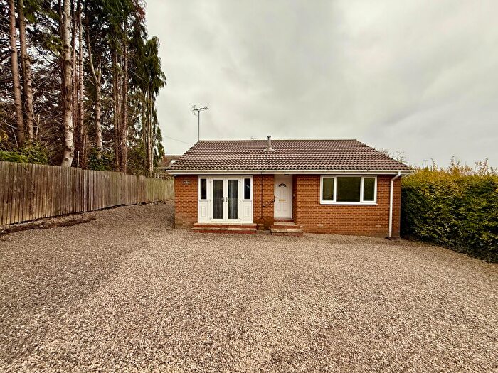 2 Bedroom Bungalow To Rent In Green Lane, Pontefract, West Yorkshire, WF8