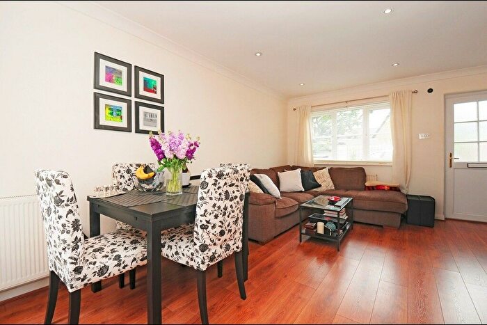 2 Bedroom Property To Rent In Dundonald Road, London, SW19