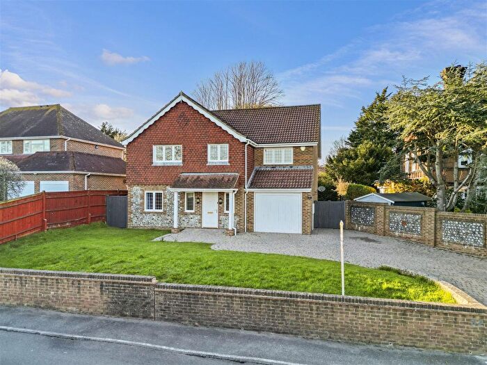 4 Bedroom Detached House For Sale In Park Lane, Eastbourne, BN21