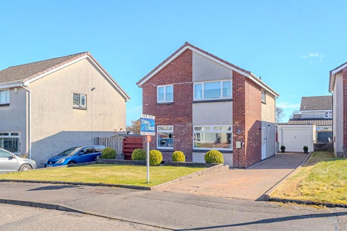 4 Bedroom Detached Villa For Sale In Broomknowes Avenue, Lenzie, G66
