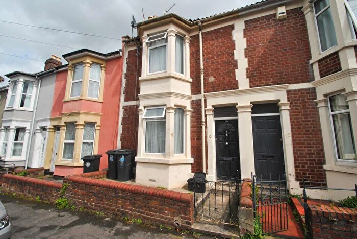 3 Bedroom Terraced House For Sale In Carlton Park, Bristol, BS5