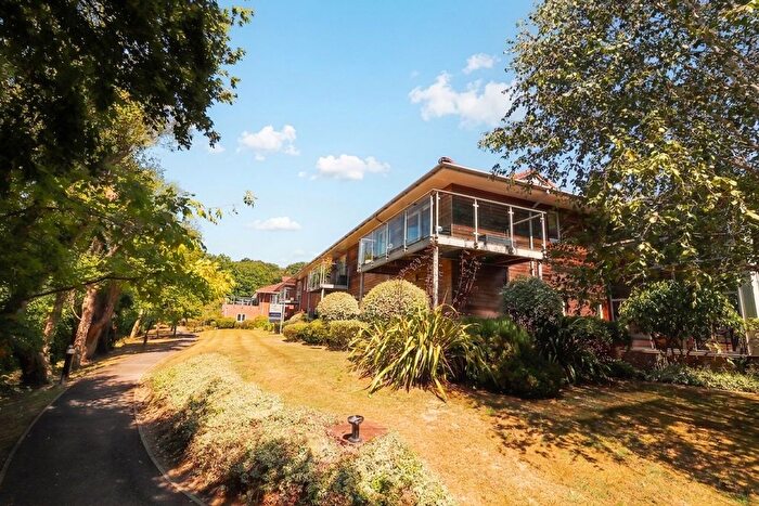 2 Bedroom Flat For Sale In Shannon Way, Chandler's Ford, SO53