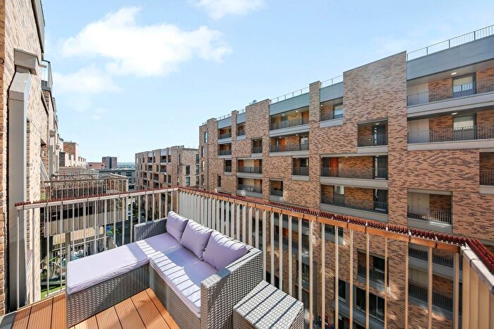 2 Bedroom Flat For Sale In Mast Street, Butterfly Court, IG11