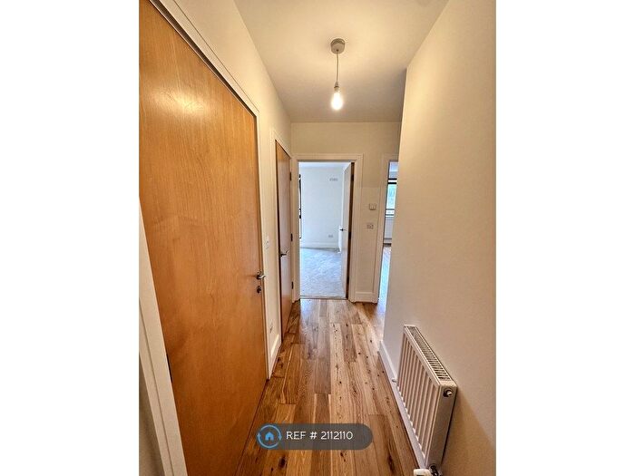 1 Bedroom Flat To Rent In Meridian Court, London, SE15