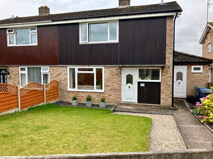 3 Bedroom Semi-Detached House To Rent In Tower View, Cambridge, CB21