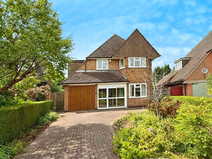 4 Bedroom Detached House For Sale In Hill Way, Oadby, LE2